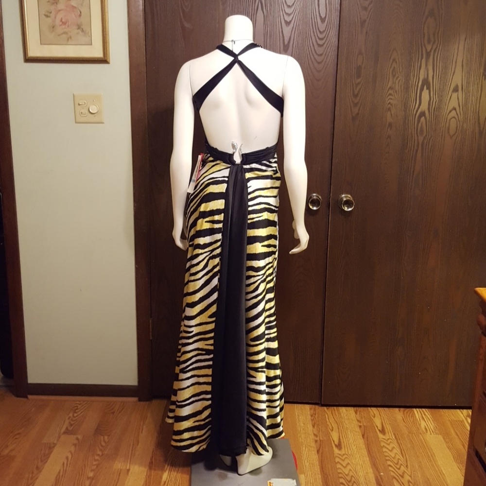 Formal gown - Picture 5 of 7
